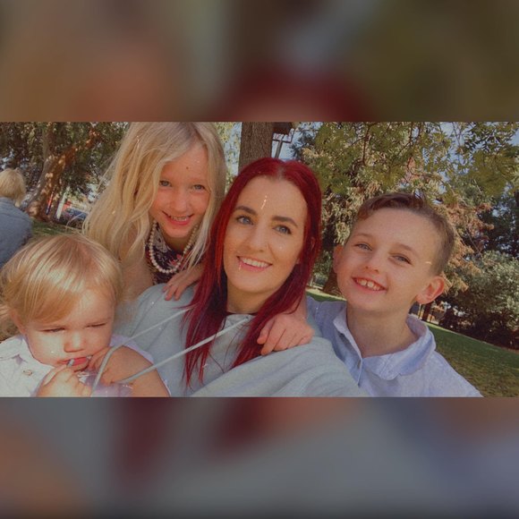 Meet your Posher, Sarah - Picture 1 of 1